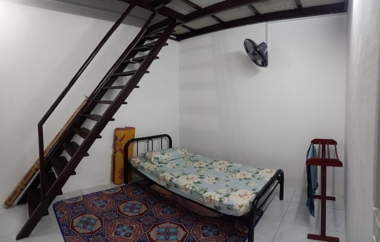 Homestay D'Mama Ifor Muslimi Tanjong Malim Exteriér fotografie